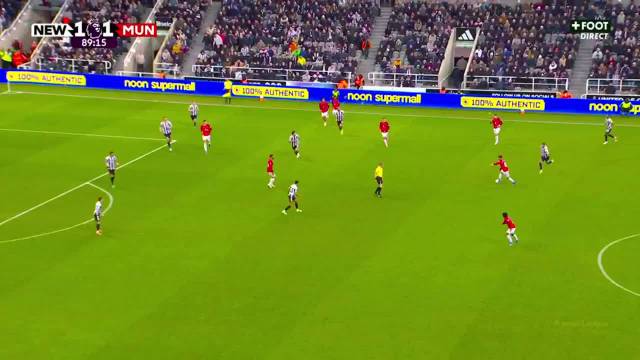 啥剧情？！小将奥苏拉兜射破门！10人纽卡在90分钟破门再次领先曼联！