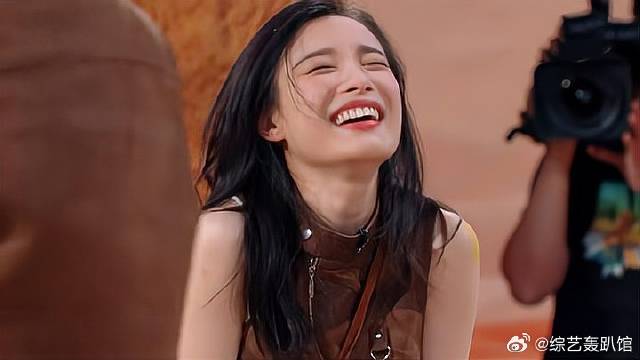 杨迪展示“曼妙舞姿”，跟白宇共舞，倪妮差点笑抽筋！