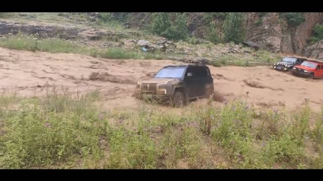 河水爆涨，只有仰望U8L过了河！