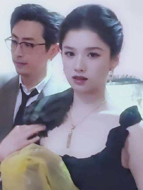 第十五届《独一无二》剧组@蒋勤勤 @张婧仪 母女同框，每一秒都赏心悦目