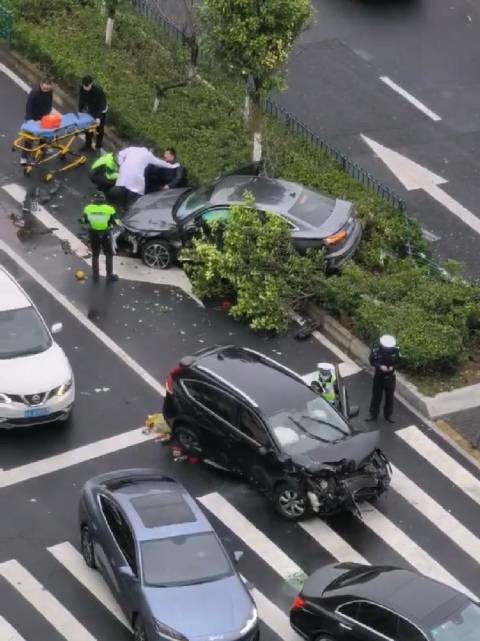 德系日系车型绿化带碰撞测试对比引热议