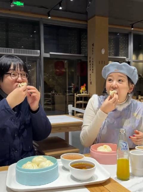 王一楠参演红楼梦戏剧幻城，与小秦氏曹琴默对戏