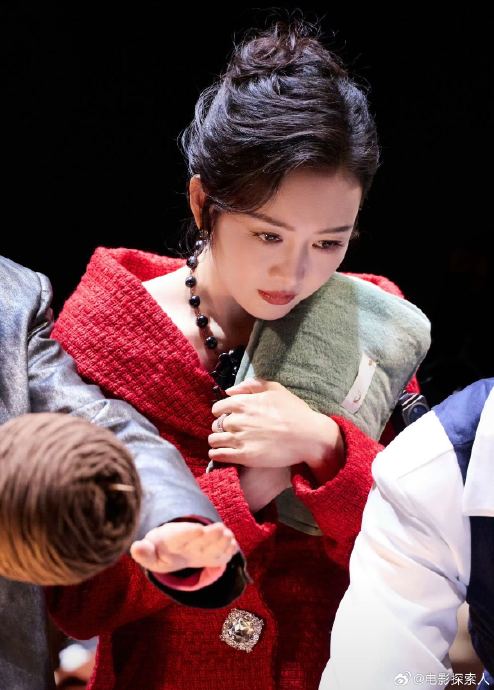 戚薇和王鸥在节目中用了哪些数学方法来破解电脑密码？