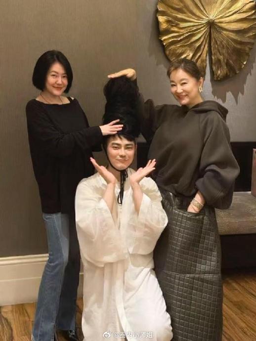 这次林青霞与小S的合照为何被网友称为“打破次元壁”？