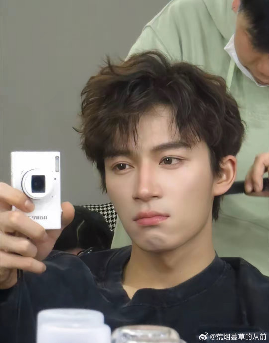 网友和粉丝对于于正和王星越之间这种“亦师亦友”的关系是如何评价的？