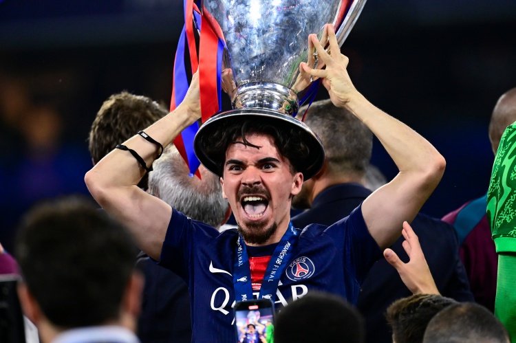 维蒂尼亚称不考虑皇马沙特，自评中场前四佩德里内维斯B费前三