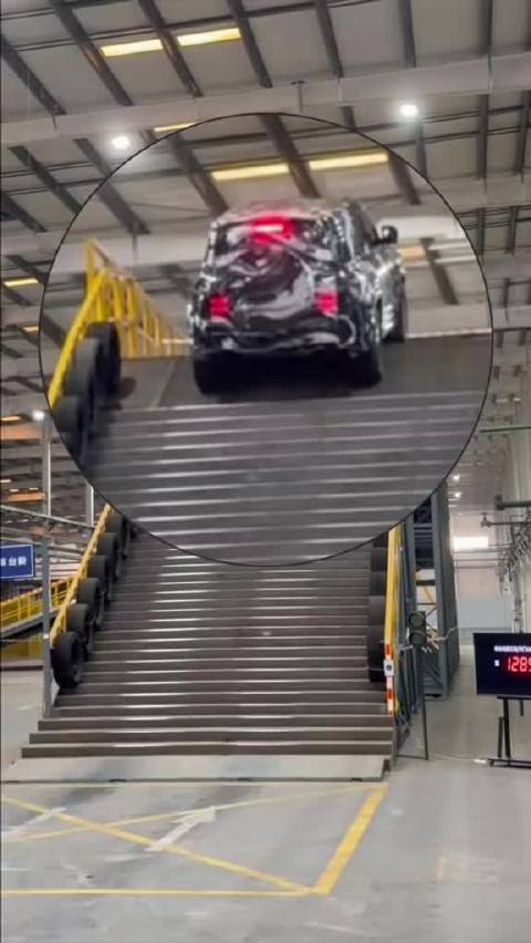 比亚迪新款仰望U8把天门山搬进了厂房，潜心研究黑科技后天发布会曝光