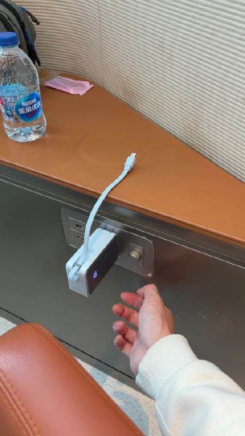 蔚来虹桥休息室旋钮控灯设计惊艳用户