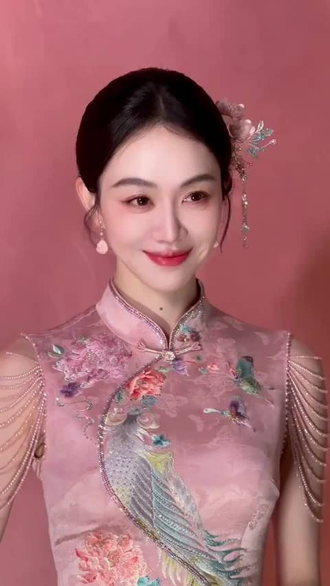 姜妍凭甜美笑容成央视晚会常客