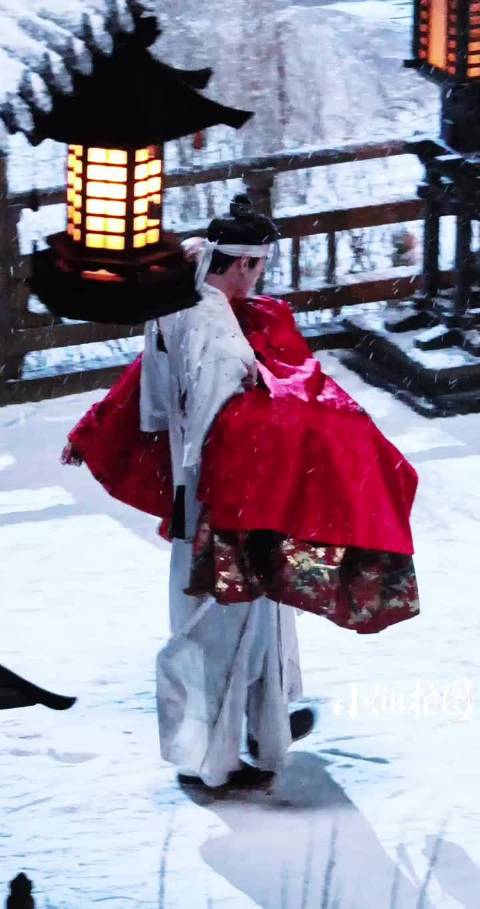 我的眼睛怎么湿湿的