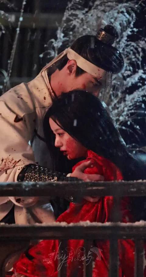 破碎感溢出屏幕了