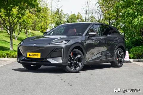 深蓝S07：15万级SUV的“科技平权”神话，还是消费者眼中？