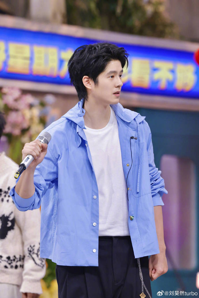 《你好星期六》名场面:古力娜扎粉丝礼物太奇葩,当场笑喷刘昊然