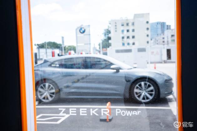 极氪001极充兆瓦站:新旧充电体验大对比