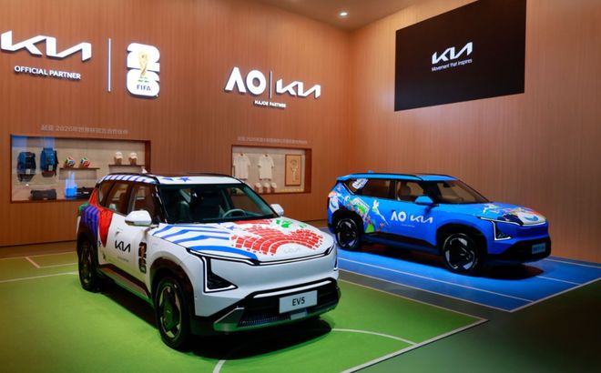 李娜代言新狮铂拓界，起亚双车齐发亮相广州车展