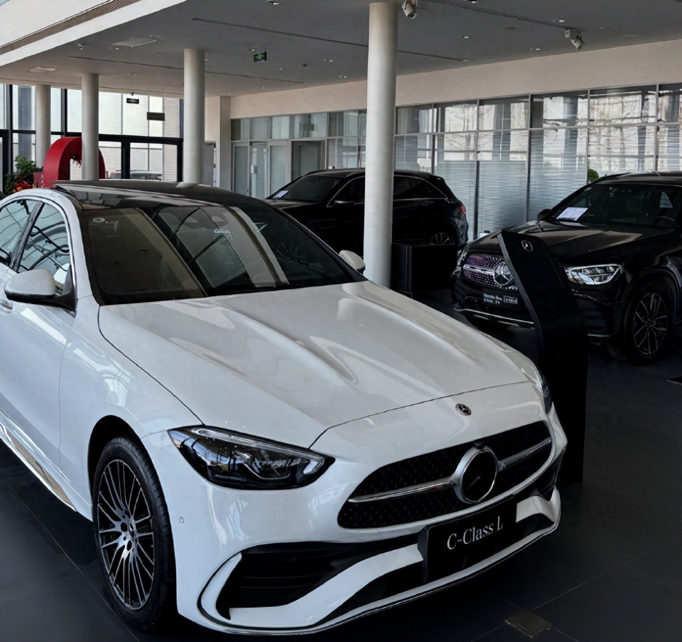 奔驰、宝马、奥迪,大范围调价:奔驰E级最高优惠达13.5万,宝马7系优惠高达27万,飞驰人生原型车奥迪A3低至10万