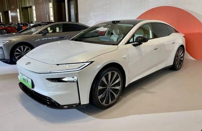 补贴权益价15.68万元起，铂智7开启预售：这下销量又稳了？