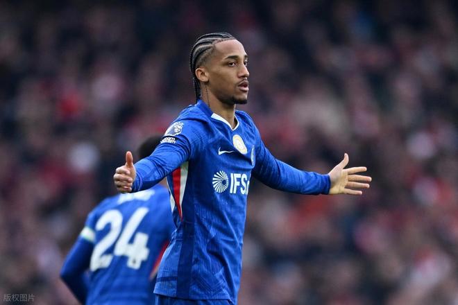 随着阿森纳2-1,曼联2-1,热刺1-2,布莱顿2-1,英超最新积分榜出炉