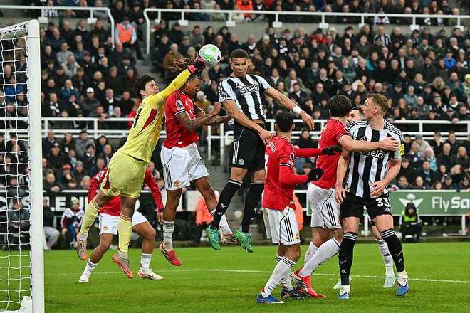 纽卡斯尔2-1曼联 奥苏拉绝杀