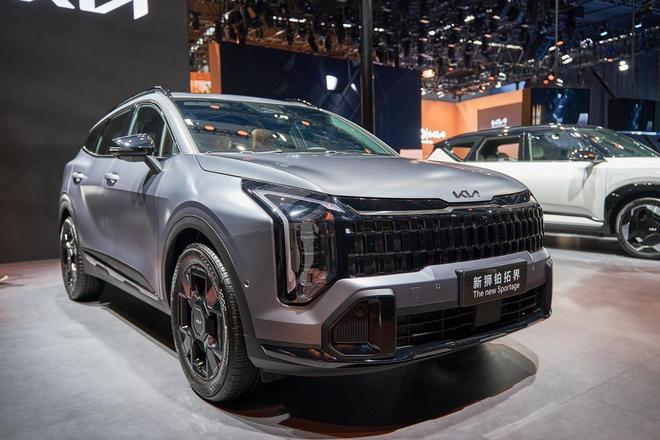 李娜代言起亚新狮铂拓界亮相广州车展 爆款SUV再更新！