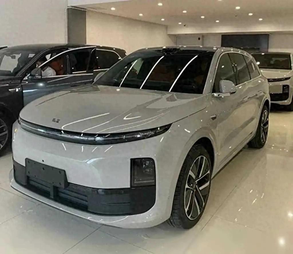 理想L6养车成本大揭秘:普通家庭一年开两万公里要花多少钱?