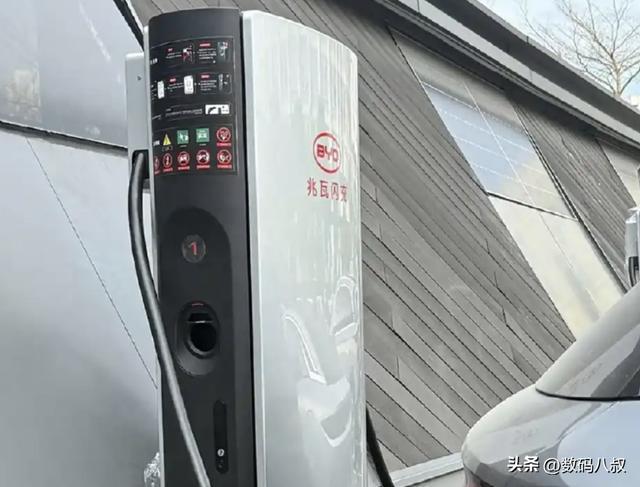 告别焦虑！比亚迪兆瓦闪充2.0来袭，5分钟补能400公里，年内实现