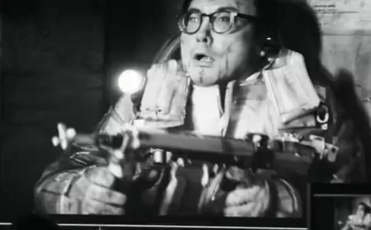 《流浪地球3》正片镜头曝光,沈腾手持武器惊声尖叫!郭帆称《流浪地球3》分为上下集,去年吴京、刘德华、沈腾拍了上集