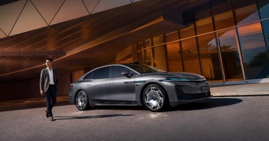 华为赋能VS传统豪华，昊铂A800与奥迪A6L核心实力对决