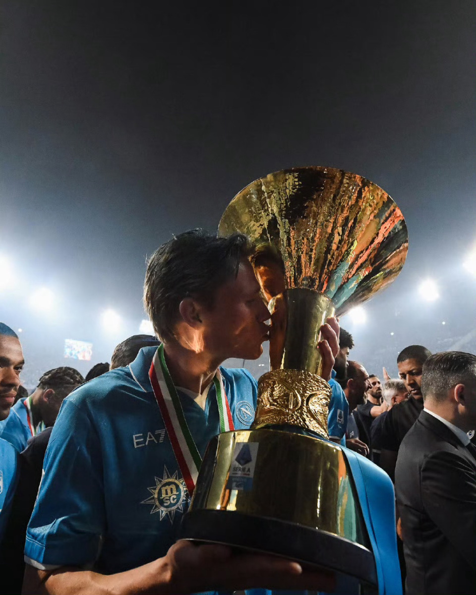 从曼联弃儿到意甲MVP!小麦变身掠夺者,孔蒂又爆改,5数据领跑_新闻