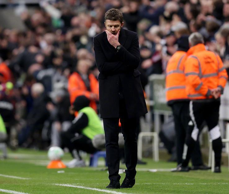 英超悲喜夜：曼城跌倒枪手吃饱，切尔西4-1维拉，曼联造95年耻辱纪录