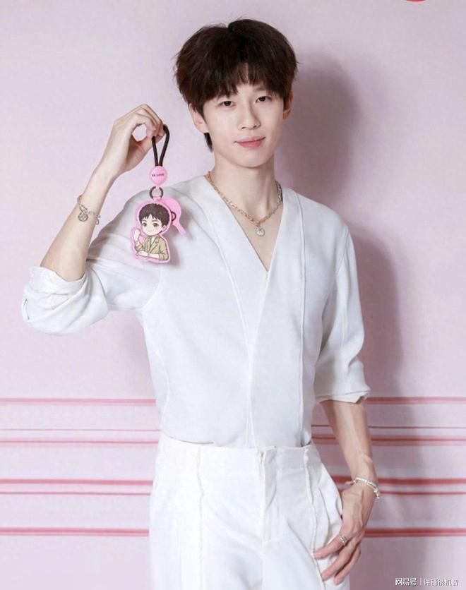 林高远赵子豪开心互动，志强教练教小朋友打球，刘国梁谈挫折教育