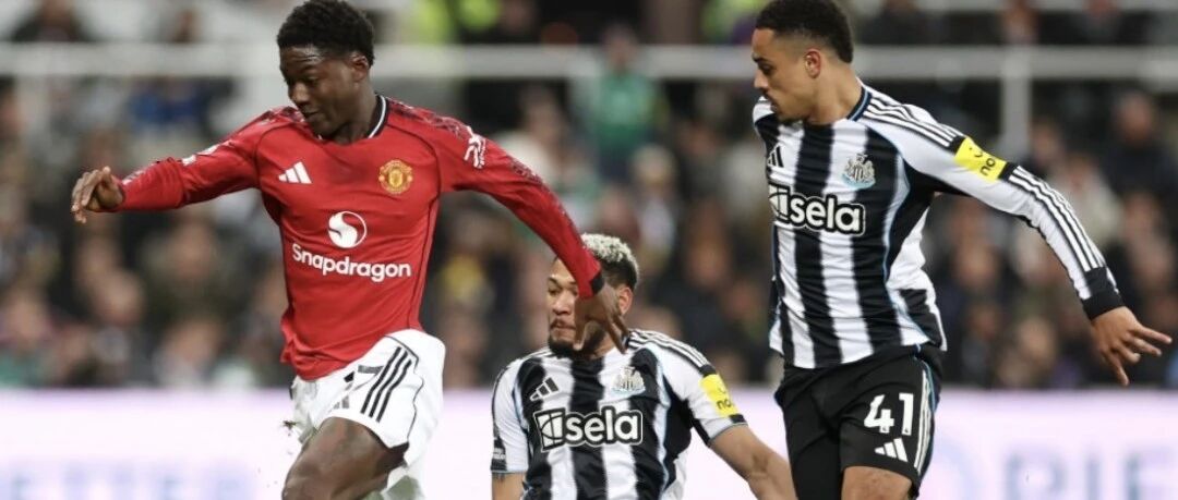 联赛11轮不败终结！曼联1-2遭十人纽卡绝杀，卡里克遭遇上任首败