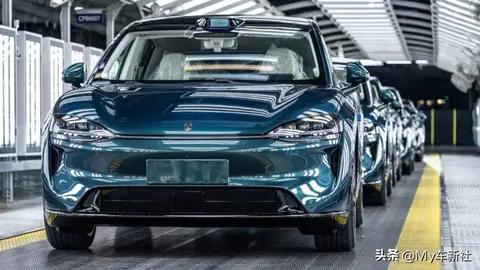 华为ADS 4.0上车!智界R7量产车正式下线