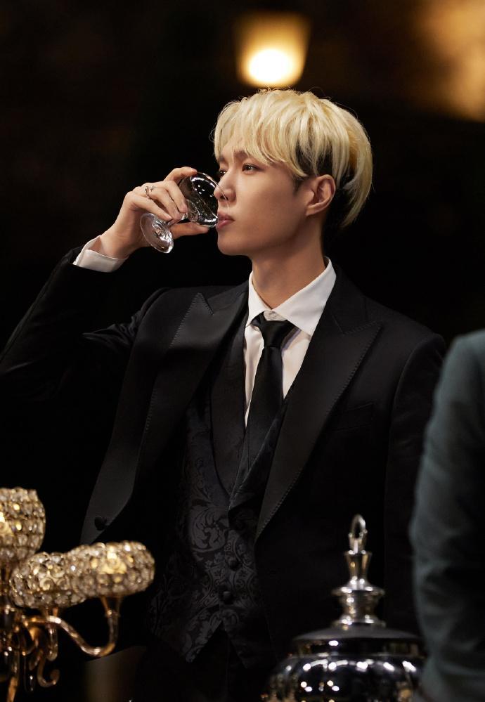 [张艺兴][新闻]240911 张艺兴公司拓展业务版图:新增出版物零售与玩具销售许可——本命星新闻