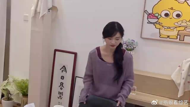 不愧是青梅竹马！王玉雯三句不离张新成，在沈月面前猛夸