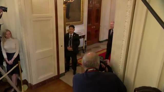 球王梅西与特朗普总统一同走出白宫