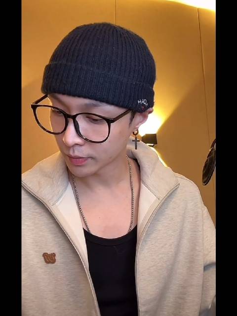 张艺兴直播改编大花轿邀粉丝共创歌词