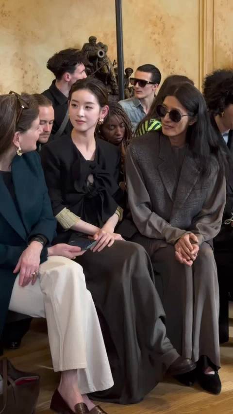 小天独特气质引关注，嫩与富态感完美结合