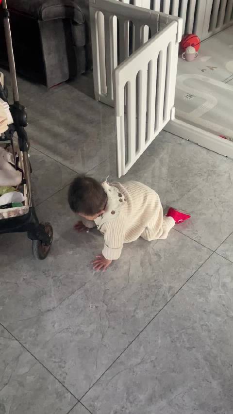 等等就这么水灵灵“越狱了”