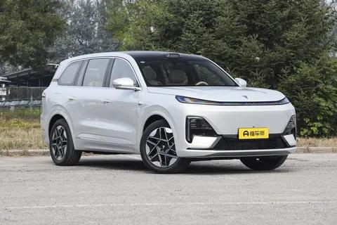 23.99万起的D级SUV!标配空悬,六座超大空间,适合大家庭