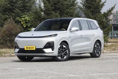 大六座D级SUV,春节回家带全家,这车够不够用?| 实测