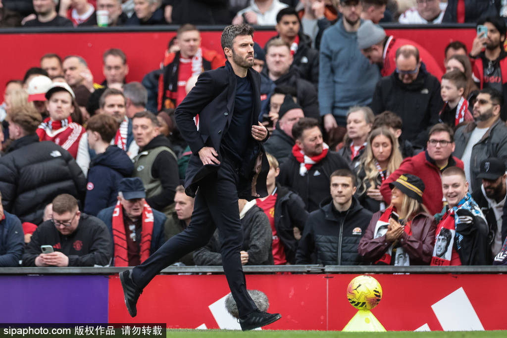 求他转正!卡圣带曼联8胜2平不败 追维拉11分冲至第三