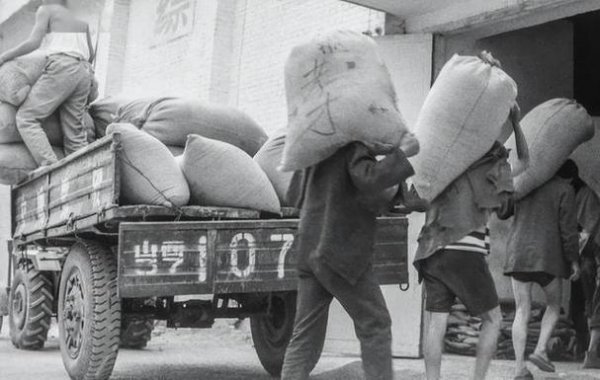 交过公粮的农民，如今可以领多少养老金?别信传言，真相在这