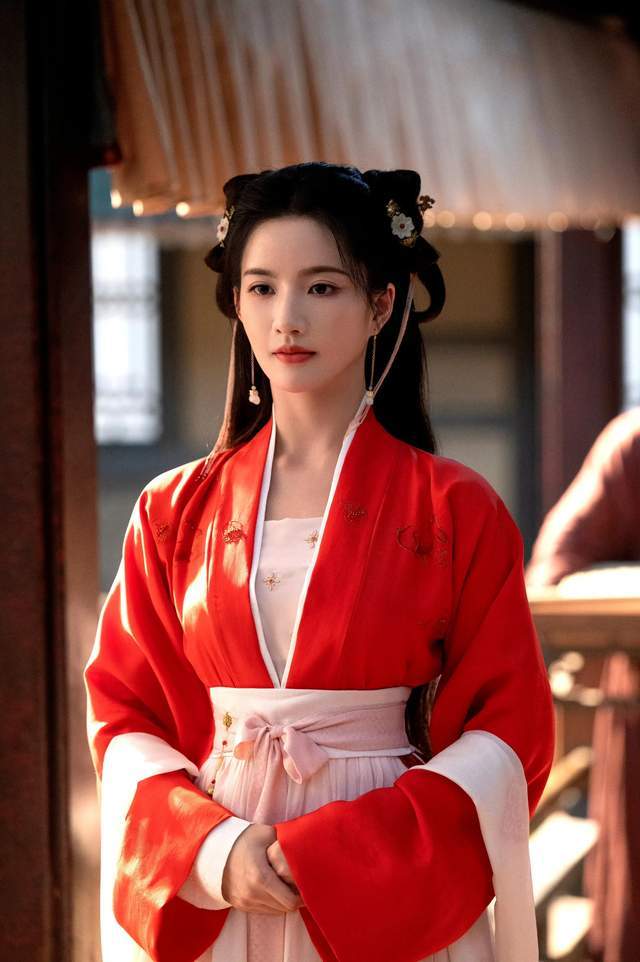 《墨雨云间》！“甜妹”刘些宁出演阴狠女配，让人刮目相看！