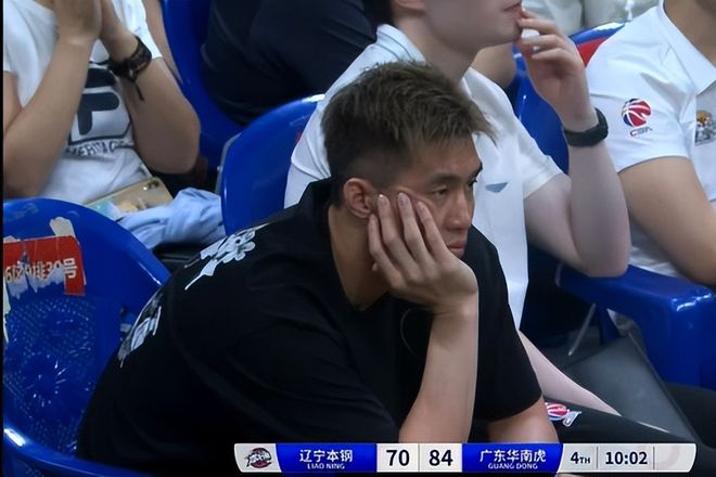 杨鸣早已不满郭艾伦，郭艾伦回应赵继伟，杜锋欢迎