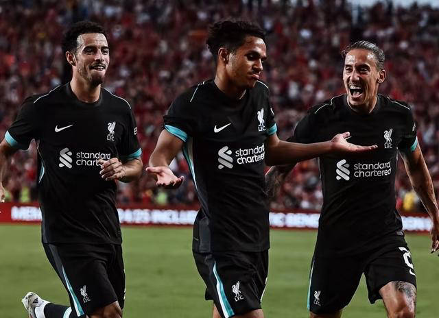 利物浦3-0击败曼联,斯洛特时代开门红