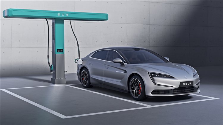 续航、操控、舒适全面进阶 仰望2026款旗舰车型重磅上市