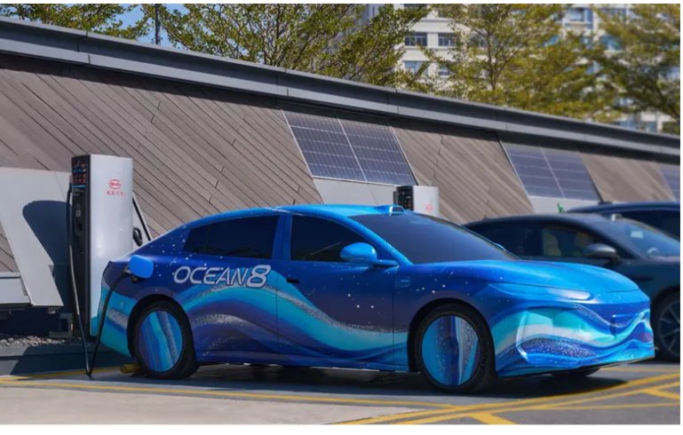 比亚迪海洋网8系双旗舰谍照曝光，有望搭载最新闪充技术