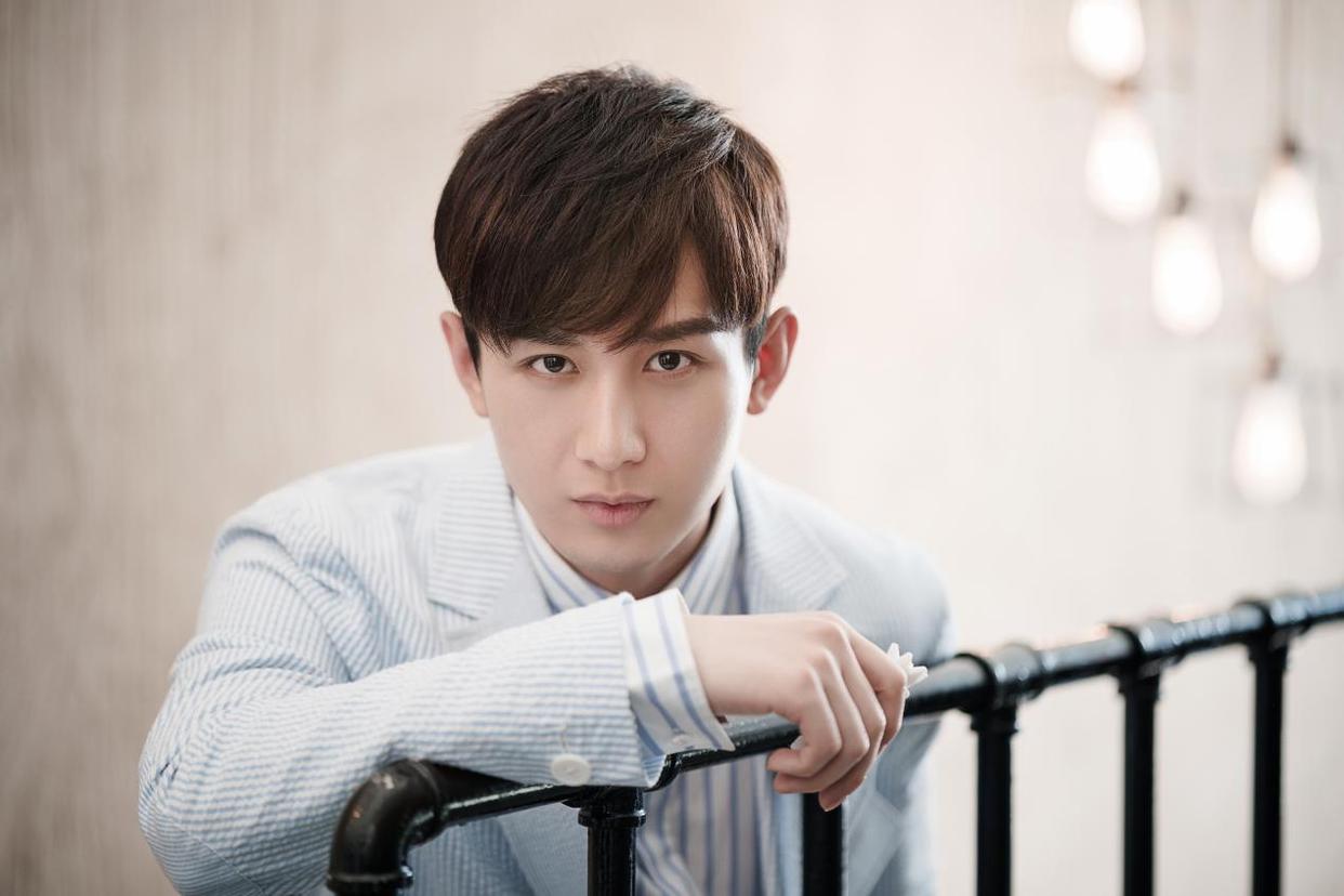 他能找准自己的定位,演技也很好,为人也是谦逊低调