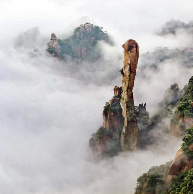 上饶市三清山风景“雾海巨蟒”。 张琨 摄